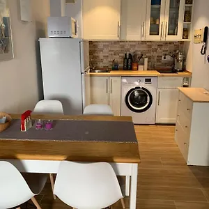 Cosy In L Escala, 7 Mins Walk To The Closest Beach, Riells Apartamento